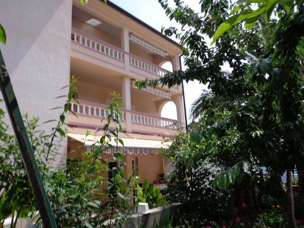 Apartments Nada Mundanije Exterior photo